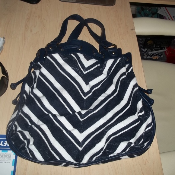 Juicy Couture Striped Purse - Picture 2 of 3